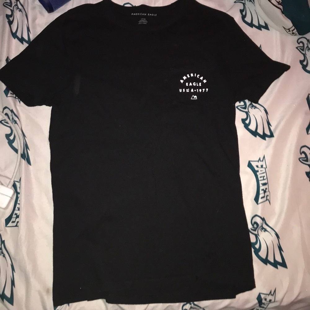 AE black T-shirt